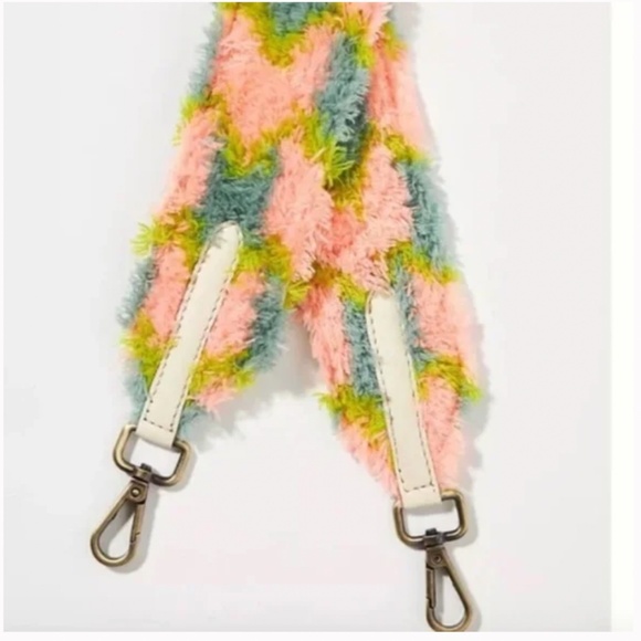 Perrie Fuzzy Furry Pastel Hipster Chic Glam Hippie Modern Classy Hip Bag Strap - Picture 3 of 3
